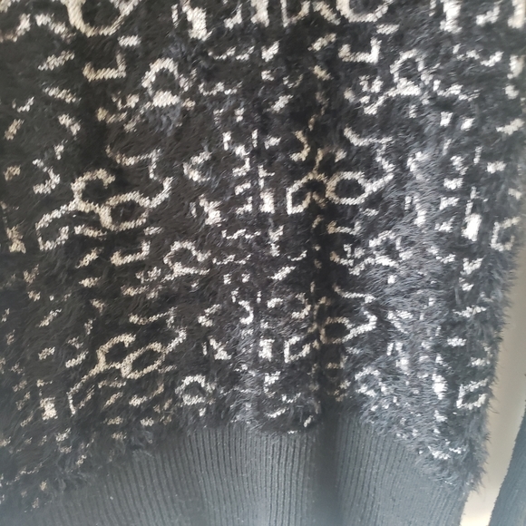 Sweater - Picture 2 of 4